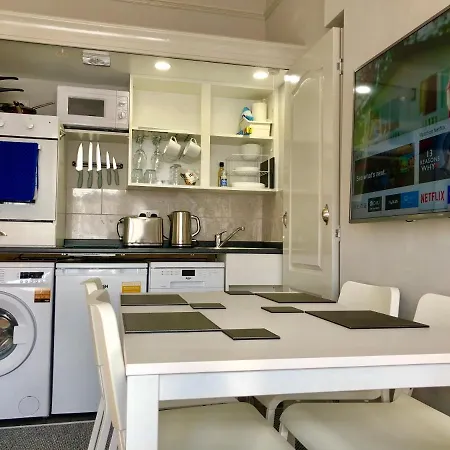 Lytham Serviced Apartment *