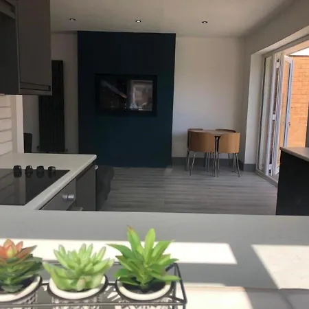 Lovely 3-bed House In Lytham Saint Annes * Lytham St Annes