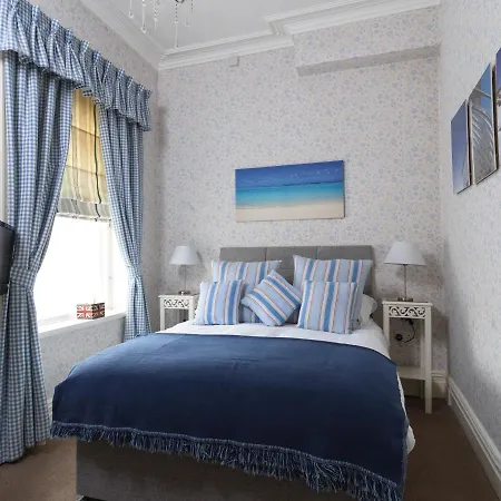 Howarth House 4*
