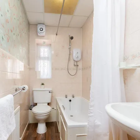 Heyhouses Holiday Residences - Porritt Apartment *