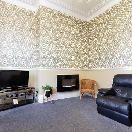 Heyhouses Holiday Residences - Porritt Apartment *