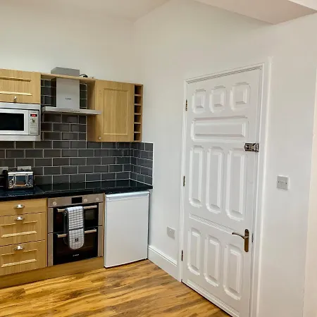 Lytham St Annes, A Spacious, High End, One Bedroomed 4 Apartment Lytham St Annes