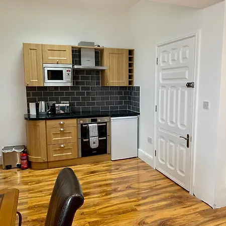 Lytham St Annes, A Spacious, High End, One Bedroomed 4 Apartment
