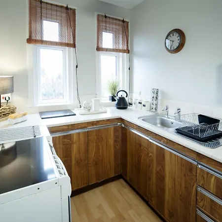 Apartment Mode - The Old School House *