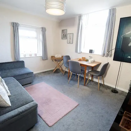 Apartment Mode - The Old School House
