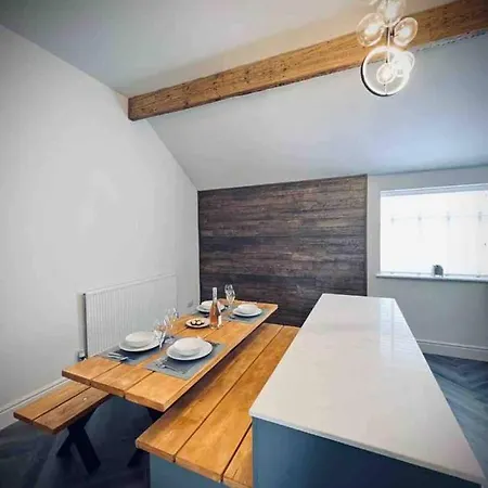 The Windmill, Apartment *