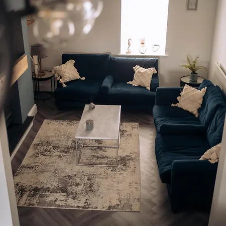 The Windmill, Apartment *