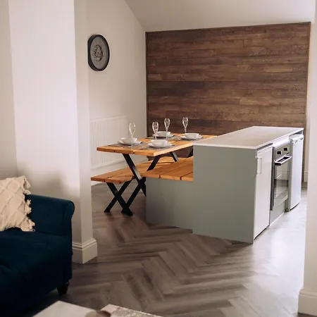 The Windmill, Apartment