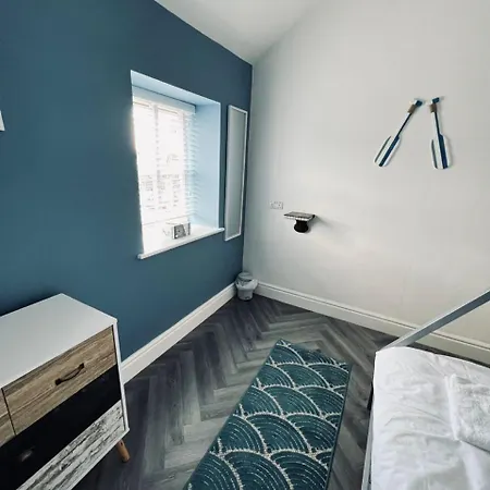 The Windmill, Apartment