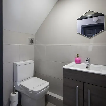 Bentinck By Sasco Apartments, Holiday home