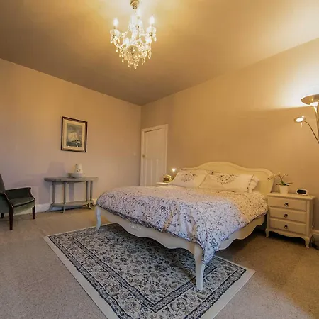 107a - 3 Double Bedrooms Lytham St Annes
