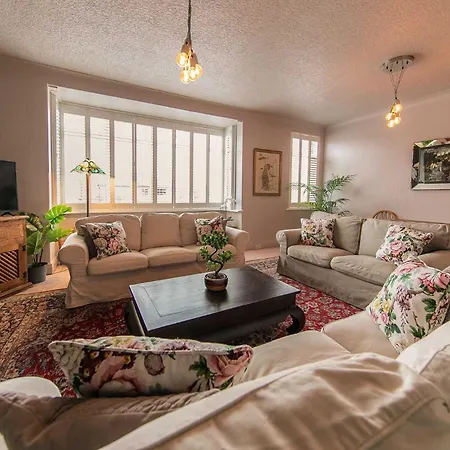 107a - 3 Double Bedrooms * Lytham St Annes