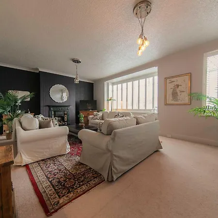 107a - 3 Double Bedrooms Apartment