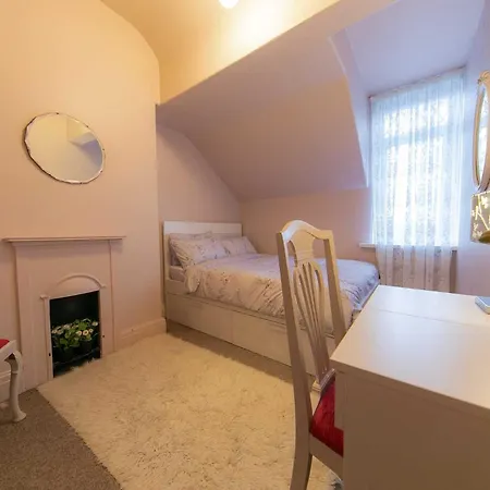 107a - 3 Double Bedrooms Apartment *