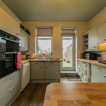 Apartment 107a - 3 Double Bedrooms