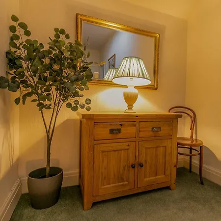 107a - 3 Double Bedrooms Apartment *