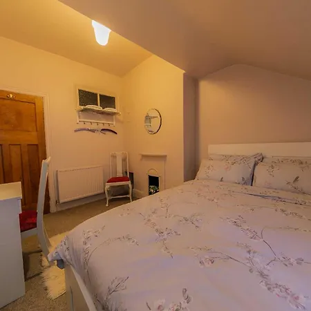 107a - 3 Double Bedrooms Apartment