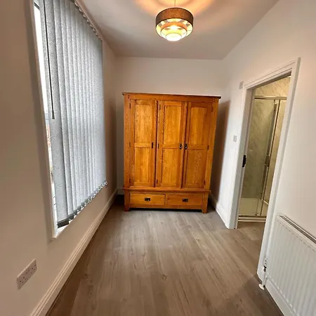 Lovely 1 Bed Spacious In Flat 2 * Lytham St Annes
