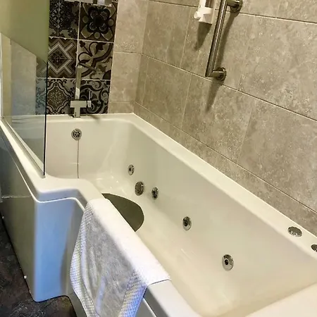 Lytham Serviced Apartment *