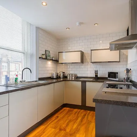 Apartment Charles Alexander Short - The Old Bank Penthouse Lytham St Annes
