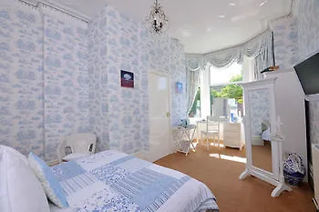 Howarth House Guest house 4*