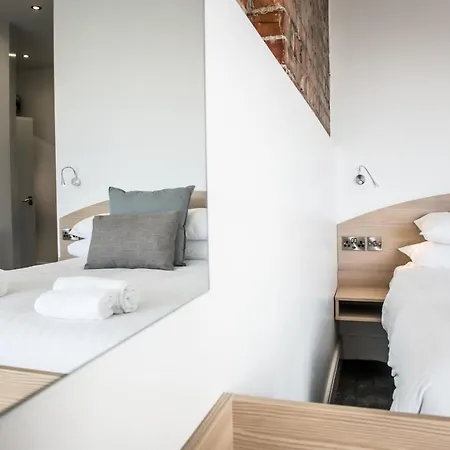 The Carlton 3*