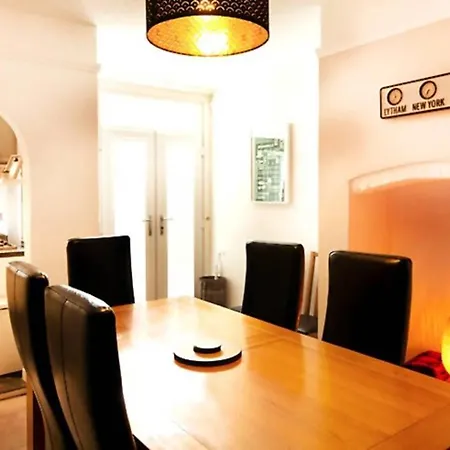 Holiday home Hattie House