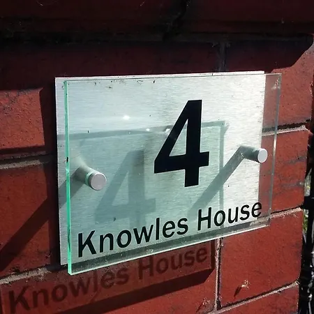 Esjays At Knowles House Bed & Breakfast 3*