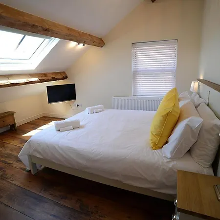 Pippin Lytham Apartment *