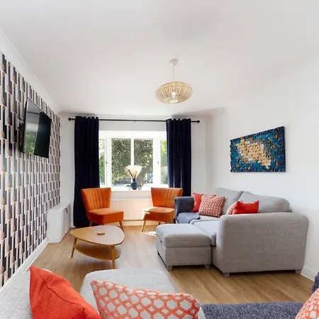 Avella By The Park Holiday home *