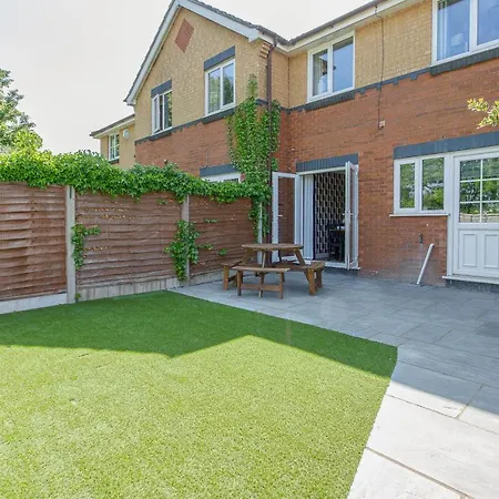 Avella By The Park Holiday home Lytham St Annes