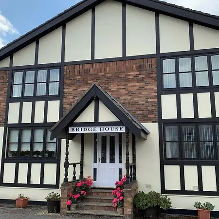 A Charming, Spacious 2 Bedroom In Lytham *