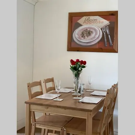 A Charming, Spacious 2 Bedroom In Lytham *