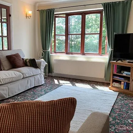 Apartment A Charming, Spacious 2 Bedroom In Lytham