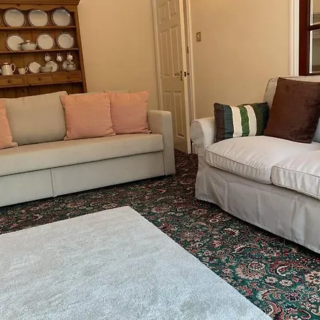 A Charming, Spacious 2 Bedroom In Lytham * Lytham St Annes