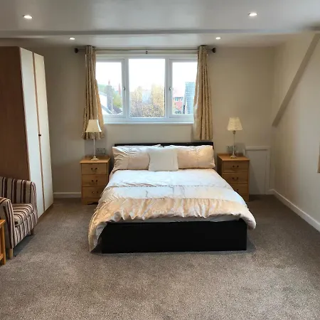 24 Elmhurst Road