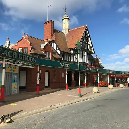 24 Elmhurst Road Apartment Lytham St Annes