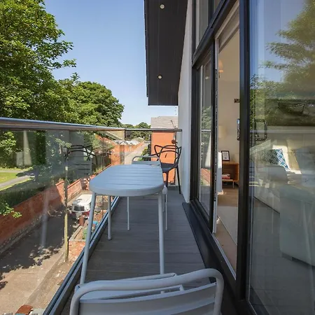Apartment Charles Alexander Short - Pavilion View Lytham St Annes
