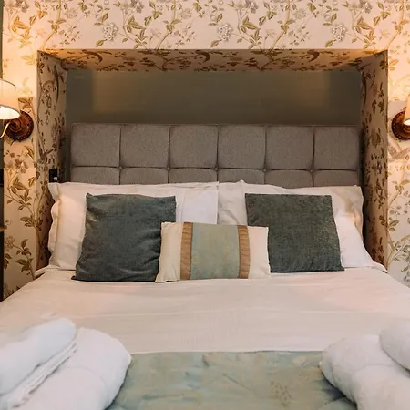 Inn The Queens 3*