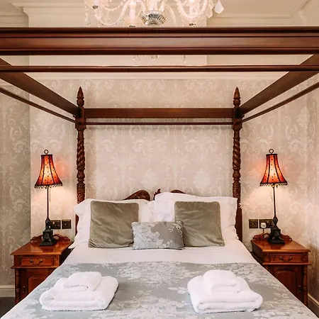 Inn The Queens