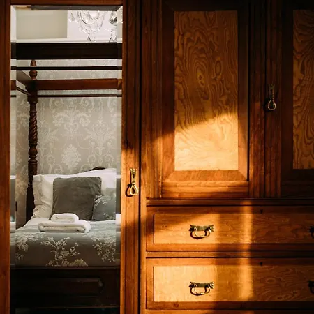 Inn The Queens 3*
