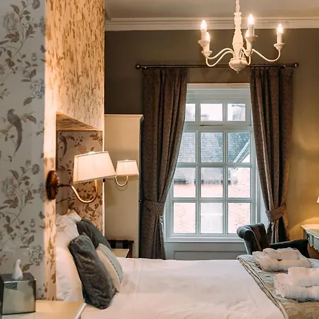 Inn The Queens