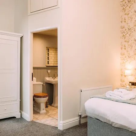 Inn The Queens Lytham St Annes