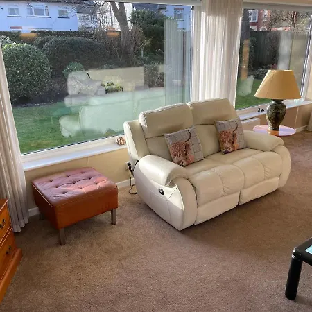 'sounion' - Fabulous, Spacious Modern House With Large Private Garden In Leafy Lytham Lytham St Annes