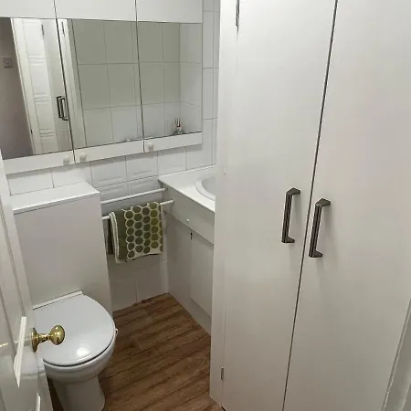Holiday home 'sounion' - Fabulous, Spacious Modern House With Large Private Garden In Leafy Lytham *