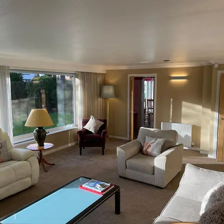 Holiday home 'sounion' - Fabulous, Spacious Modern House With Large Private Garden In Leafy Lytham *