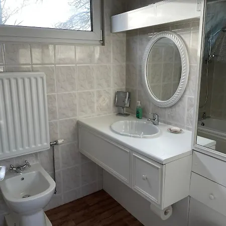 'sounion' - Fabulous, Spacious Modern House With Large Private Garden In Leafy Lytham Lytham St Annes