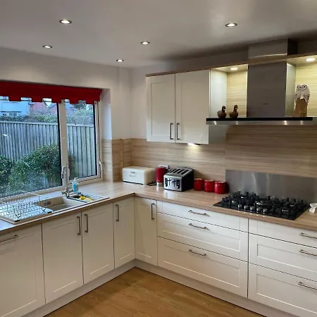 'sounion' - Fabulous, Spacious Modern House With Large Private Garden In Leafy Lytham Lytham St Annes