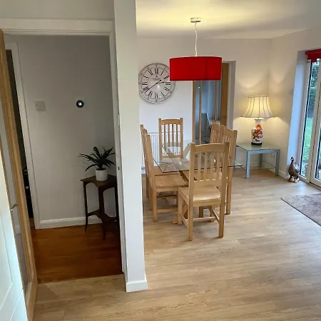 'sounion' - Fabulous, Spacious Modern House With Large Private Garden In Leafy Lytham * Lytham St Annes