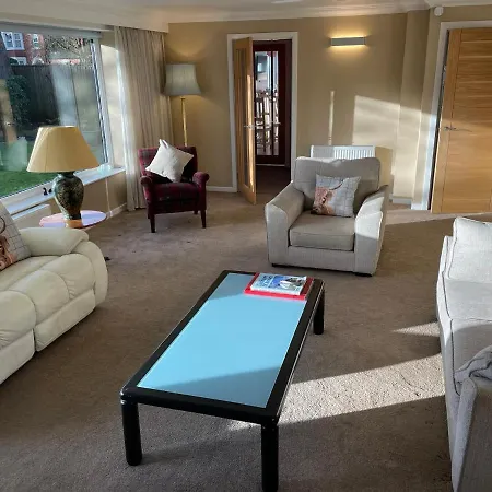 Holiday home 'sounion' - Fabulous, Spacious Modern House With Large Private Garden In Leafy Lytham Lytham St Annes